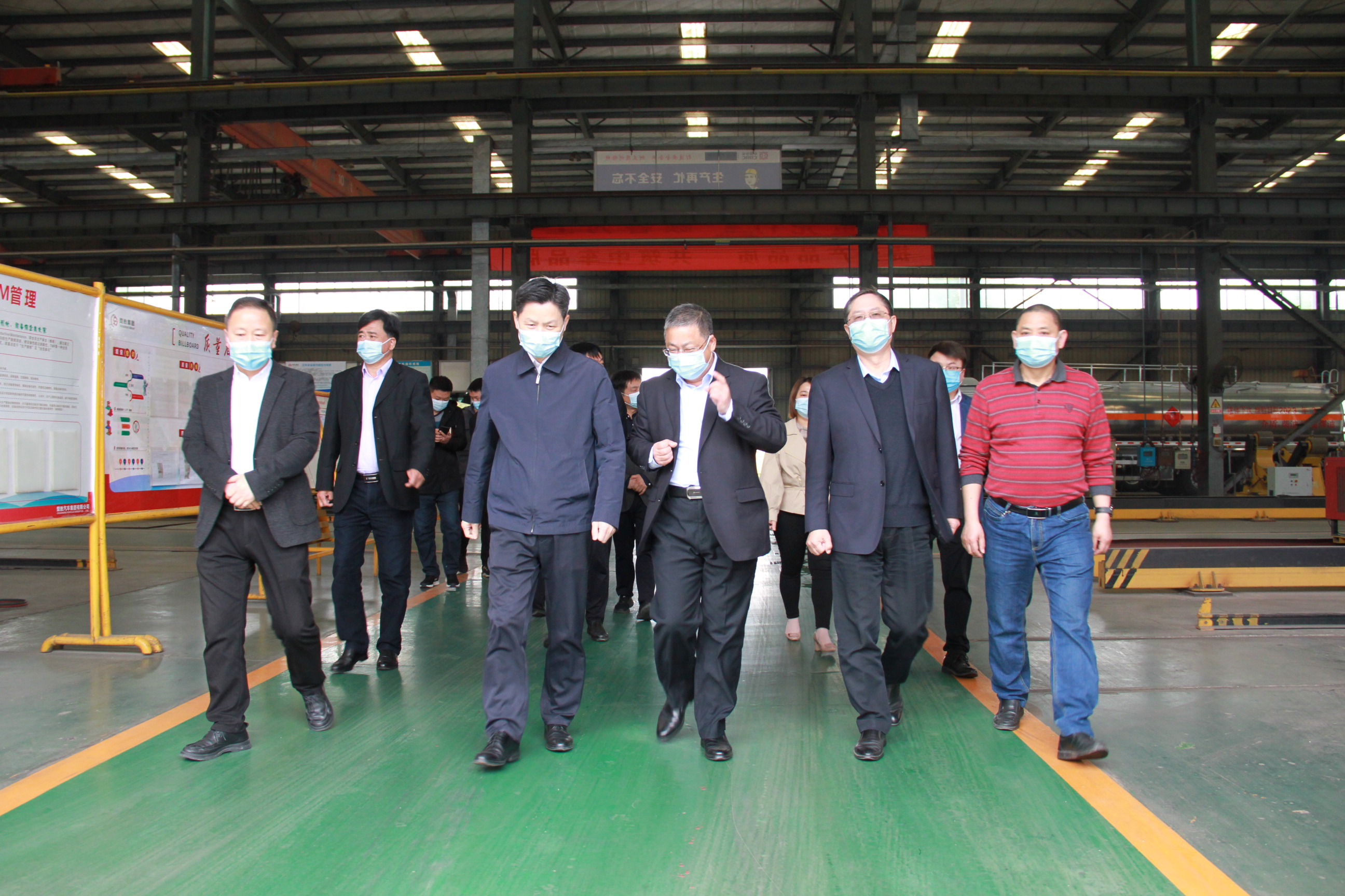 防疫情，促生產(chǎn)，市委常委副市長(zhǎng)甘國(guó)棟一行蒞臨楚勝調(diào)研