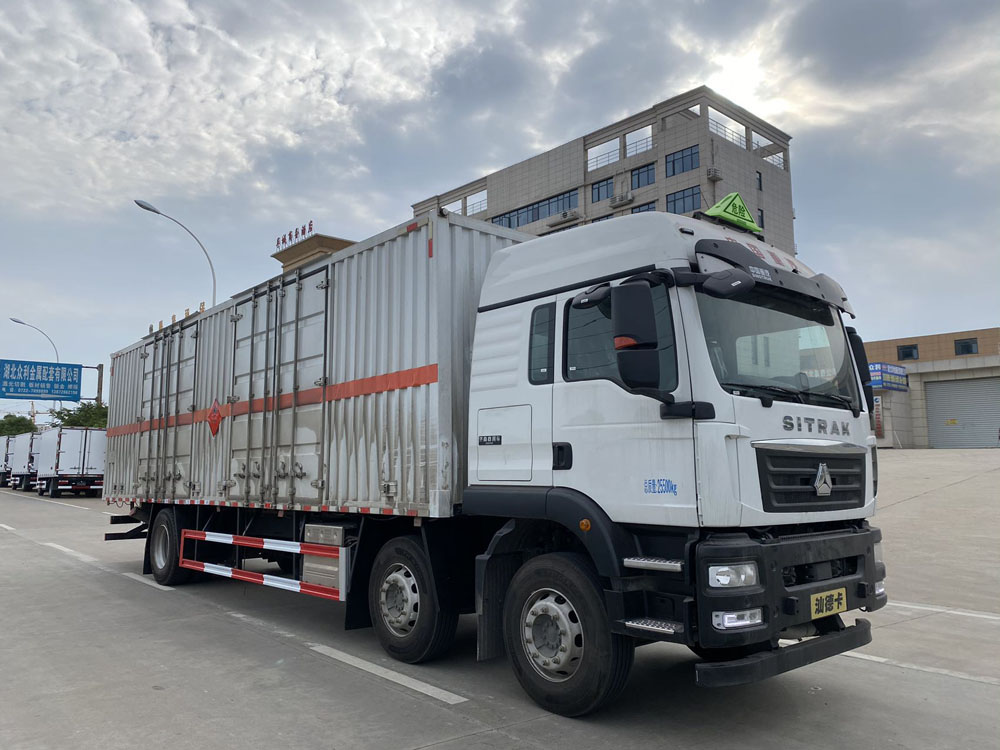 易燃液體廂式運(yùn)輸車，廂式運(yùn)輸車，楚勝汽車集團(tuán)