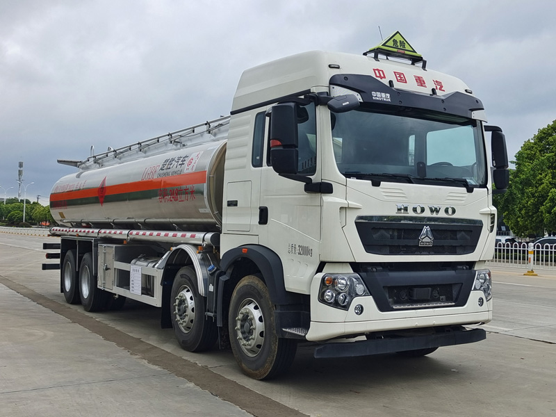 鋁合金運(yùn)油車，運(yùn)油車廠家，楚勝汽車集團(tuán)